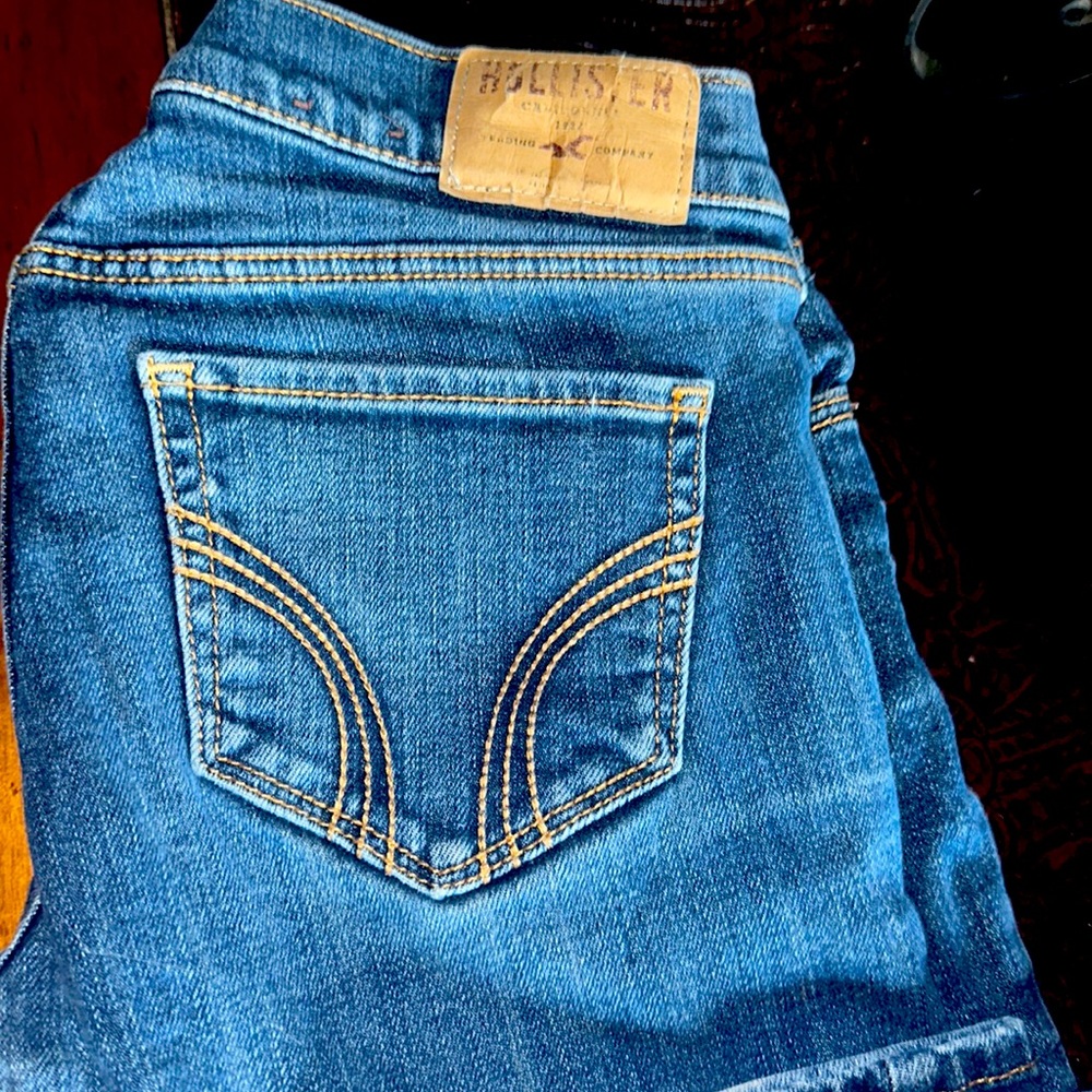 Hollister SoCal stretch waist 27 length 35 jeans